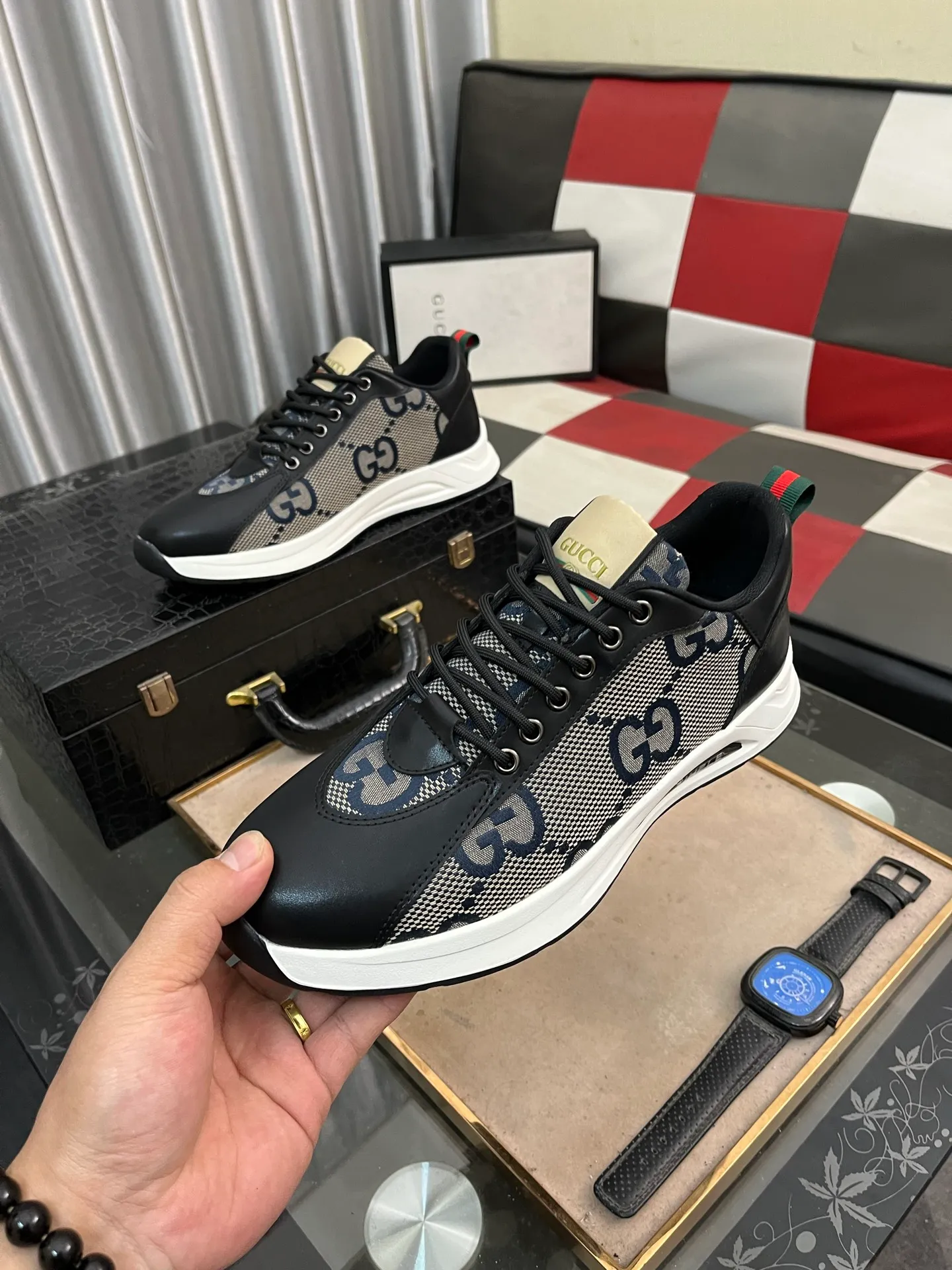 Men's shoes💰420⌚️⌚️[GUCCI] Gucci men's casual shoes are absolutely popular🔥The ultimate matching item for trendy men! The charm of super texture is irresistible, the main recommendation, the flower leather color is bright! The upper is made of high-quality cowhide with branded fabrics, pigskin lining for the feet, and wear-resistant rubber sole, which is noble and elegant! Extremely comfortable🎁🎁You can be as handsome as you want💪 38-442️⃣colors available
